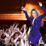 Beyonce es arrastrada por fanático en pleno concierto (Mira el Video)
