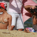 OMG…Rihanna se exhibe 'Topless' en Brasil (Aquí las fotos)