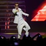 Justin Bieber recibe botellazo en concierto en Brasil (Aquí el VIDEO)
