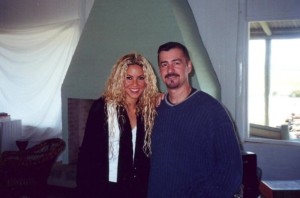 Pablo y Shakira co-producing and co-writing Ojos Así