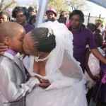 Niño de 9 años se casó por segunda vez con mujer de 62 años 