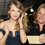Taylor Swift revela que su mamá tiene cáncer