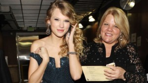 Taylor-Swift-y-su-mama-Andrea