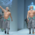 Modelo de 79 años se robó el show en la Semana de la Moda de China (Video)