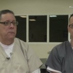 Padre e hijo viven juntos en prisión (VIDEO)