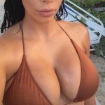 Kim Kardashian presume su cuerpo de embarazada (Fotos)