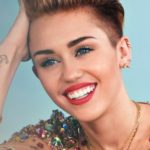 Miley Cyrus se hizo un nuevo tatuaje y ni siquiera sabe de qué es [Foto]