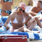 A sus 46 años, Jennifer López presume sus curvas en sexy bikini blanco [Fotos]