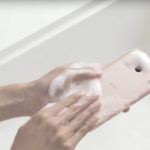 Así luce el celular que se puede lavar… No es broma (VIDEO)