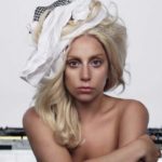 ¡Inicio de año hot! Lady Gaga enseña su tonificado cuerpo en este sensual bikini 🤤