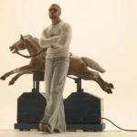 PETA tilda de “irresponsable” a Bad Bunny por incluir un caballo en su gira